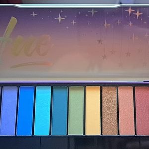 Color Workshop Hues Eyeshadow Palette